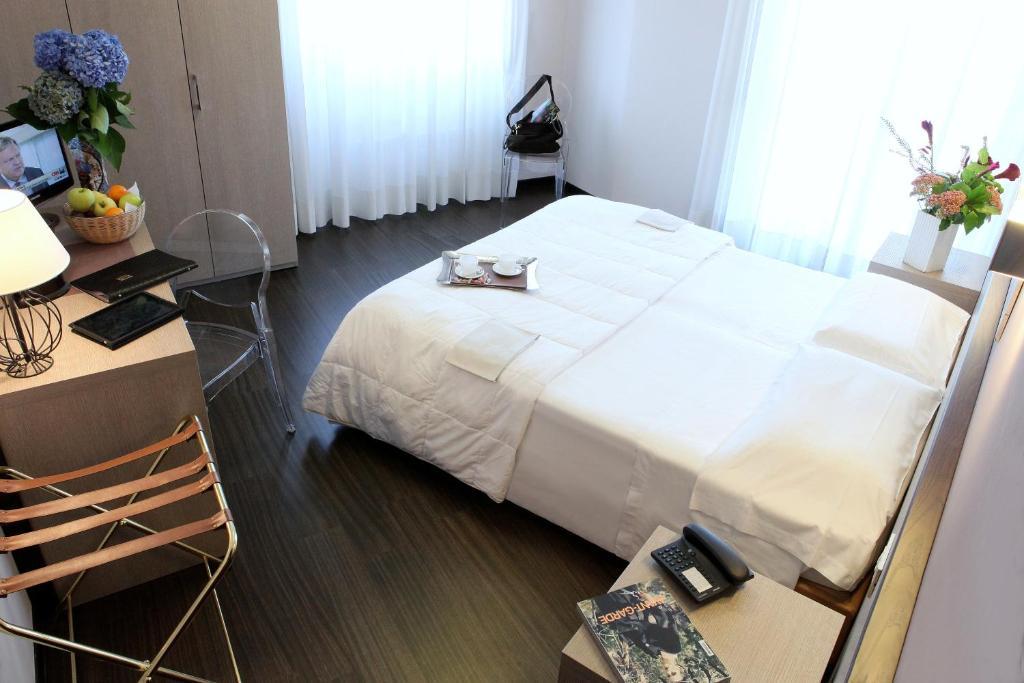 Double or Twin Room,61887019:JPEG